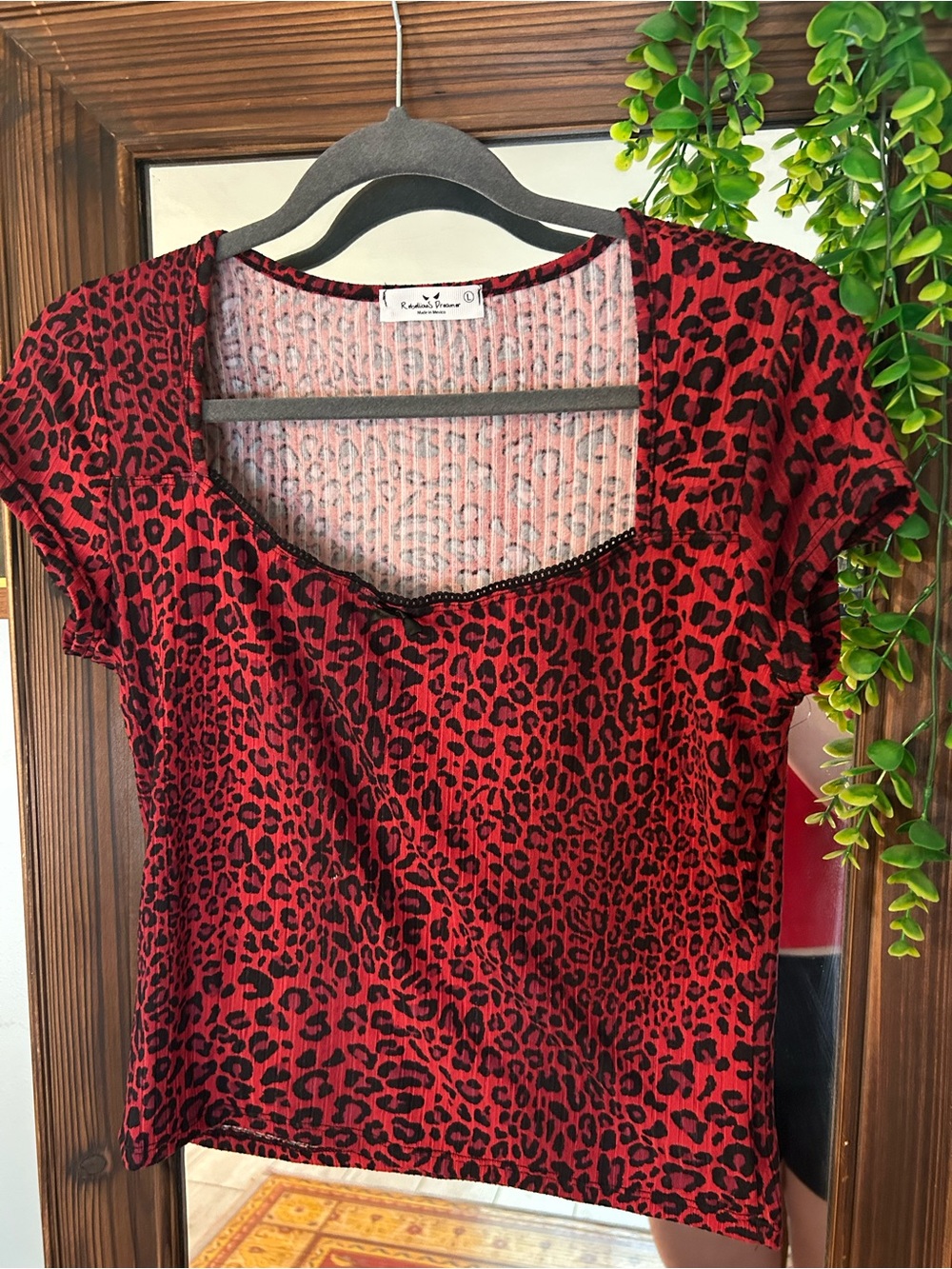 Red Leopard Print Scoop Neck Short Sleeve Top